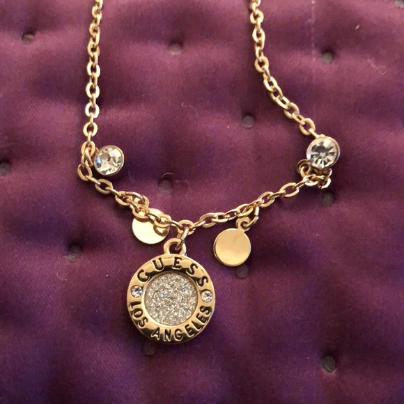 3 Guess Los Angeles necklaces - Picture 10 of 15